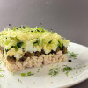 Грибний салат з м'ясом курки, свіжими огірками, яйця та соус-майонез Хуторок